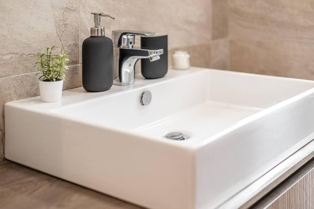 Carrobbio'S Nest - Elegant With Wifi And Netflix Daire Milano Dış mekan fotoğraf